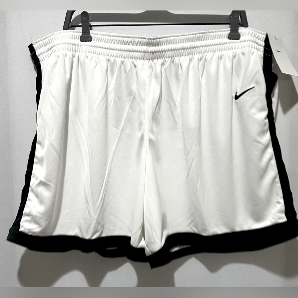 Nike Women’s White and Black Sports Shorts - Size 3XL